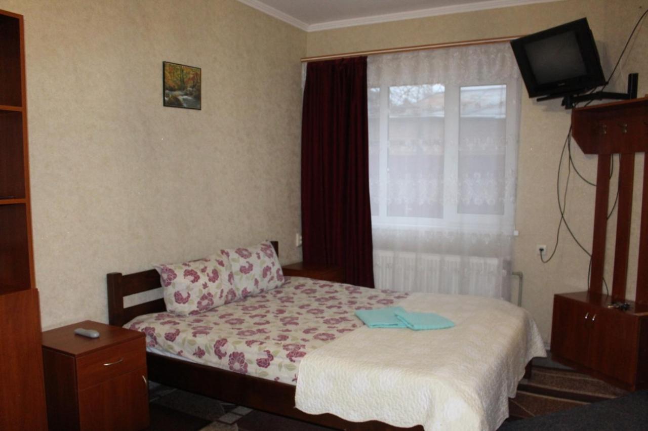 Kak V Gostinice Hadiach Exterior foto
